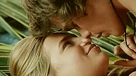 Horny Hottie Gets Kissed'