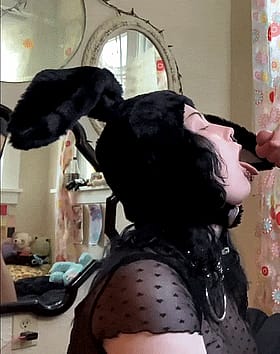 Amateur Bunny Ears Cumshot: Emo Goth Teen Gets Fucked'