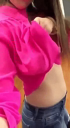 Babes with Big Tits: Brunette Selfshot'