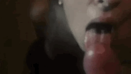 Penetrating Teen's Tongue picture 1 of 1