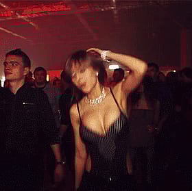 Bouncy Babe Bouncing on the Dance Floor'