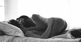 Sexy Girl on Bed: Hot Pics of Tits and Lust'
