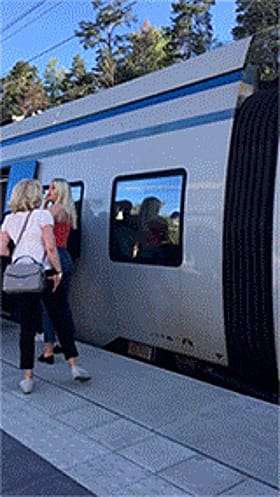 Blonde Teen Ass Show: Non-Nude Train Ride'