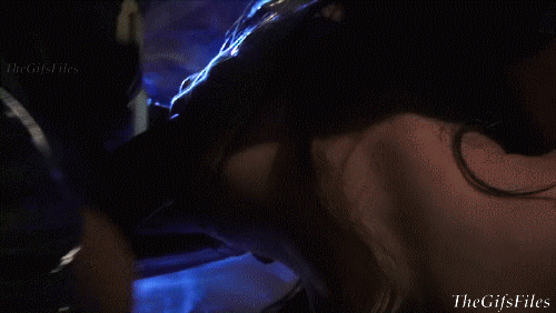 Batman Gets a Blowjob from Wonderwoman in a XXX Parody picture 1 of 1