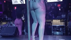 Zahra Elise's Non-Nude Babes Show: An Erotic Experience'
