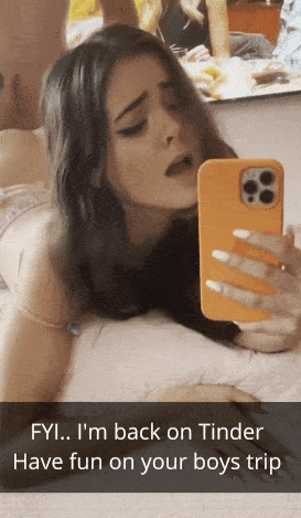 Cheating Girlfriend Selfie: Amateur Selfshot of a Cheating Girlfriend picture 1 of 1