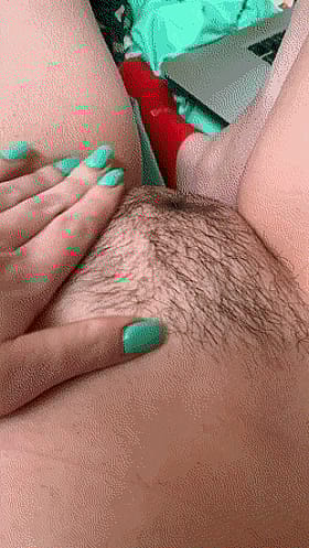 Hairy Teen Pussy: An Amateur's Exploration'