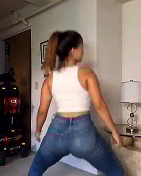 Babes in Jeans: Sexy Babes Dancing in the Living Room'
