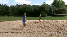 Babe Blooper Funny Volleyball in Public'