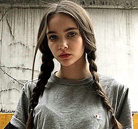 Cute Girlfriend's Hypno Skirt: Sweet Teen's Seduction'