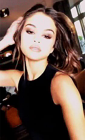 Selena Gomez's Sultry Snap: A Tantalizing Tease'