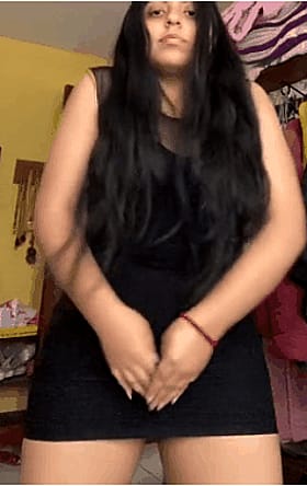 Curvy Brunette Amateur Gives Sultry Up-Dress'