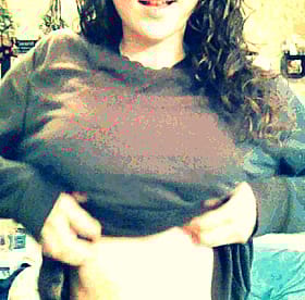 Big Tits Babe Exposes Her Naked Body'