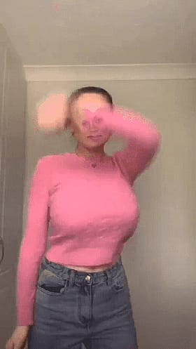 Big Tits Dancing Hotbody: A SexyWoman's Nicerack'