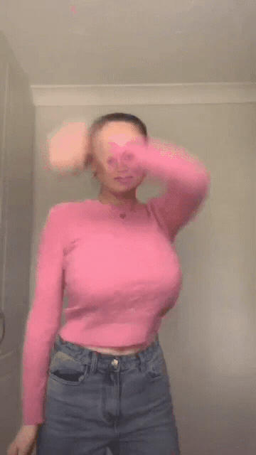 Big Tits Dancing Hotbody: A SexyWoman's Nicerack picture 1 of 1