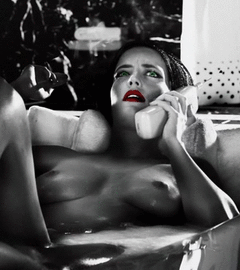 Sexy Celebrity Nude in Bathtub picture 1 of 1