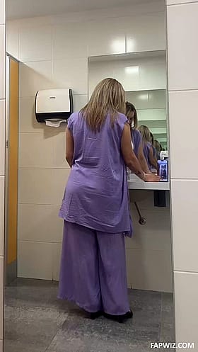 Big Ass Office Girlfriend: Can I Be Yours?