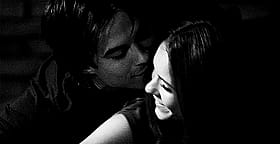 Sexy Vampire Kissing Girl'