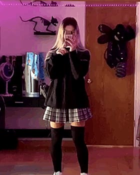 Teen Takes Selfie in Non-Nude Pics'