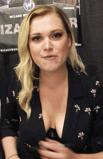 Blond Celebrity Flashes Her Boobs in Black Shirt picture 1 of 1