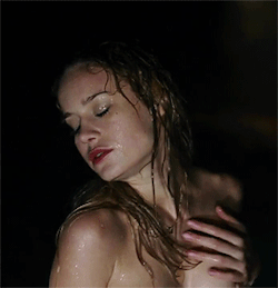 Blonde Celebrity Nude Babes: Sensual and Sizzling picture 1 of 1