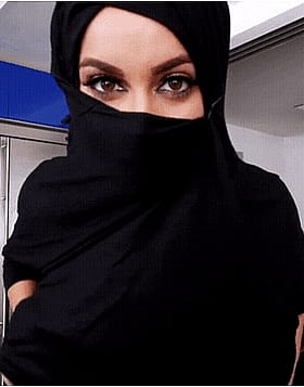 Big Tits Pornstar Reveals Her Secrets'