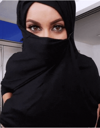 Big Tits Pornstar Reveals Her Secrets picture 1 of 1