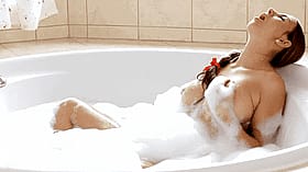 Babes in the Bath: A Sizzling Soak for Masturbation'