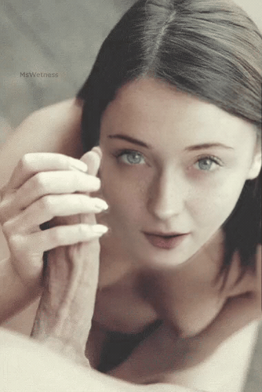 Sophie Turner's Fake Handjob: A Celebrity's Erotic Adventure picture 1 of 1