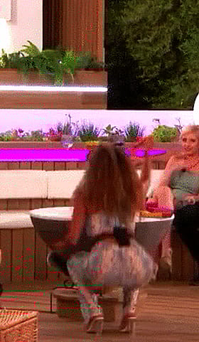 Amber Gill's Ass: A Love Island Sensation'