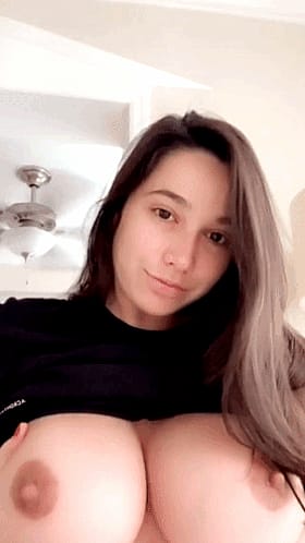 Big Tits Brunette: A Sizzling Sensual Experience'