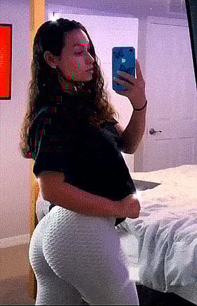 Kaelani Skye's Big Tits and Ass: A Celebrity Teen's Sizzling Snapchat Moment'