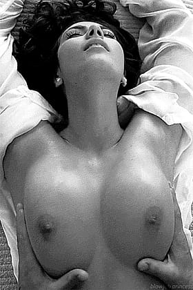 Big Tits Babe: Get Your Fill of Juicy Boobs'