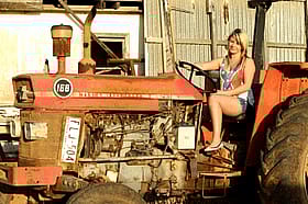Amateur Big Tits Pussy: A Rusty Red Tractor Ride'