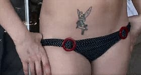 Bikini Babe's Pretty Pussy'