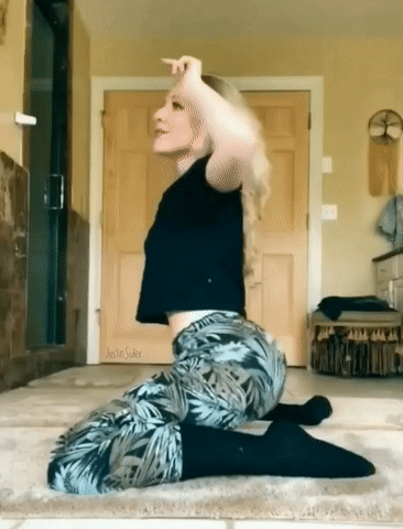 Blondie Booty Shaker: Twerk Your Non-Nude Buttcheeks picture 1 of 1