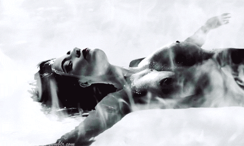 Celebrity Nude: Slippery Sexy Splash picture 1 of 1