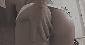 Hot Babe Grabbing Her Pussy'