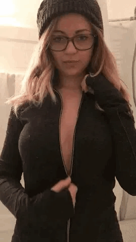 Babes in Black: A Sultry Snap of a Sexy Chick picture 1 of 1