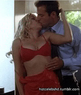 Best Photos of a Couple Kissing: IFTTT Edition'