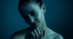 Celebrity Nude: Sexy Celeb Shows Off Her Body'