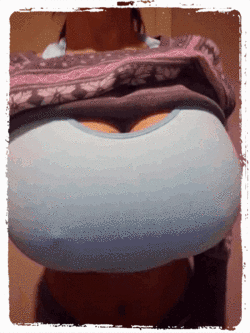 Big Tits Babe: Exploring the World of Juicy Jugs picture 1 of 1