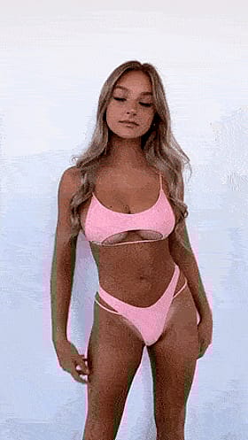 Blonde Babes with Big Tits: Non-Nude Teen Ass Shots'