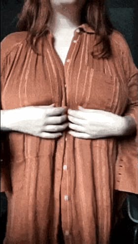 Big Tits Flashing Reveal: A Sizzling Hot Exposé'