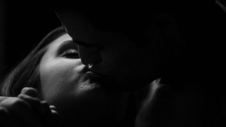 Kissing My Girlfriend: A Romantic Night picture 1 of 1