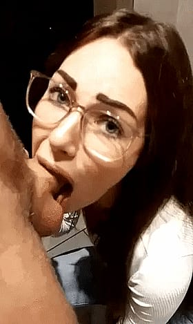 Babes Giving Amazing Blowjobs in Glasses'