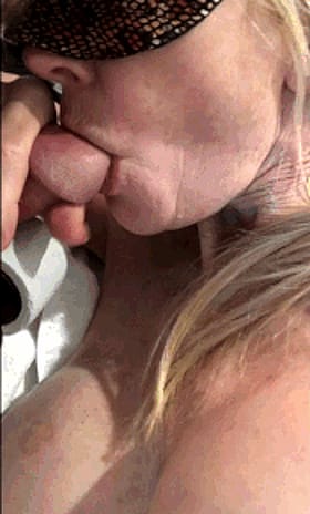 Amateur Blowjob Cumshots: Mature Women Enjoy Hardcore Sex'