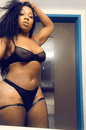 Big Titty Ebony Ass Showing Off Her Goods'