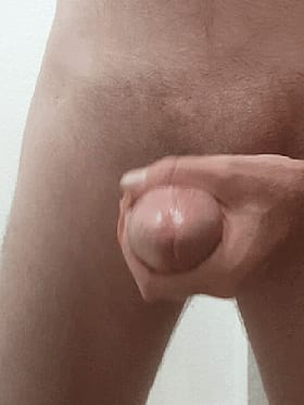 Amateur Masturbation: Mature Penis Selfshot with Pre-Cum'