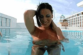 Brunette Titty Flash: Big Tits and a Splash'